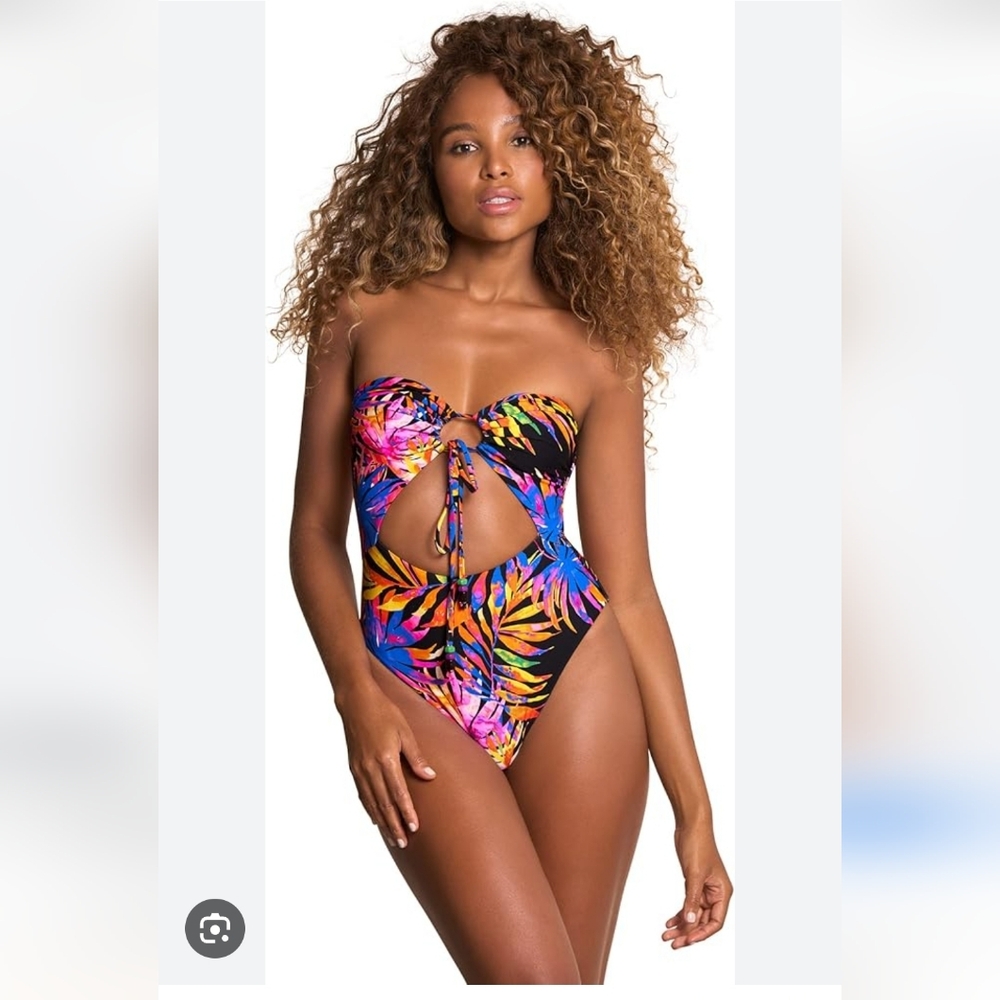 Maaji Women's Standard Cheeky Cut Reversable One Piece  Sz M EUC